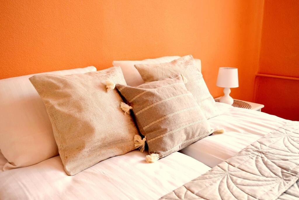 Spacious Old Town Family Peachy 2 Bedrooms Apartment, Nearby The Riga Presidential Castle Exteriör bild