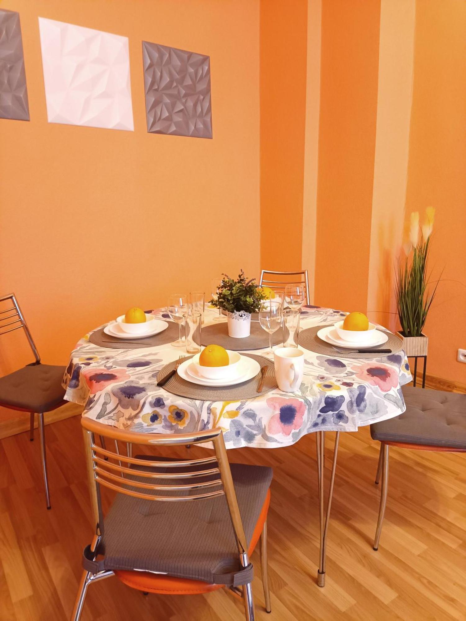 Spacious Old Town Family Peachy 2 Bedrooms Apartment, Nearby The Riga Presidential Castle Exteriör bild